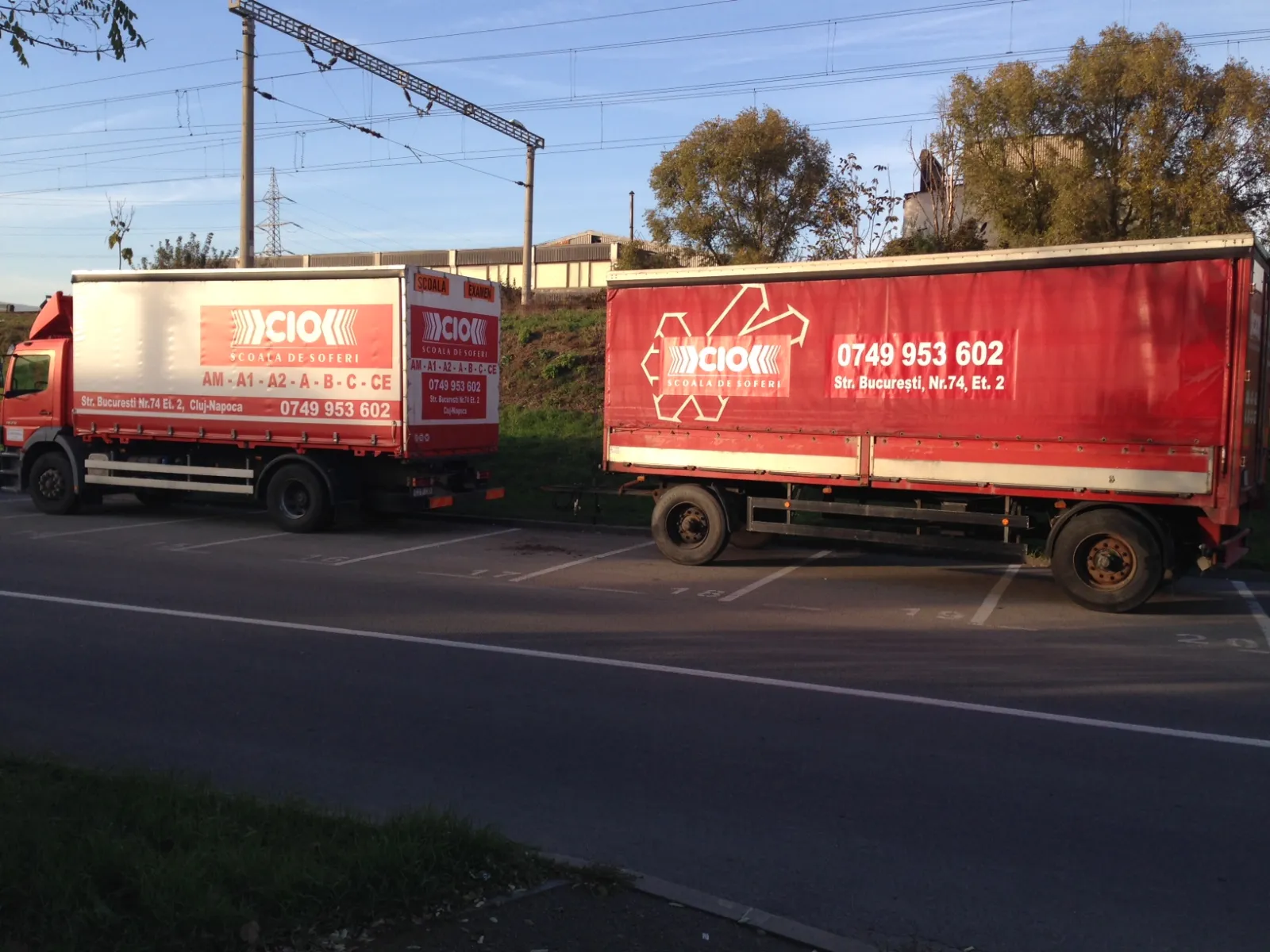 Mercedes Atego cu remorcă Sommer, camionul școlii CIO